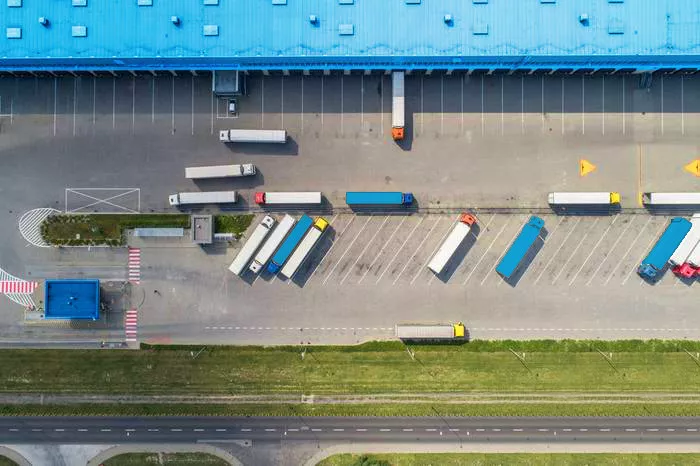 Self-run Warehouses